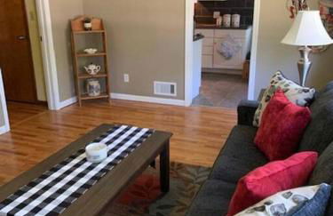 Quiet home three bedroom home in peaceful neighborhood - Foto 5