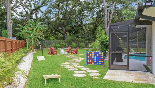 Backyard Games, Fire Pit, Heated Pool, Near Beach - Foto 2, Garden view