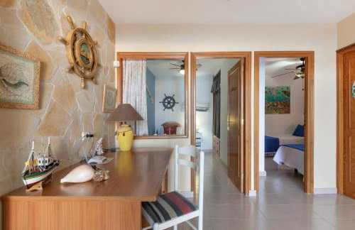 Seaside House With Heated Pool - Photo 22