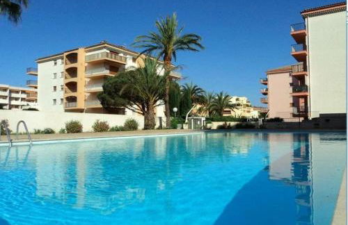 Appartement 3 pièces avec piscine et parking à Sainte-Maxime - FR-1-780-56 - Foto 1