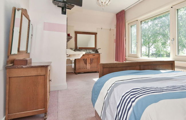 Characteristic Country House With Wellness - Foto 6