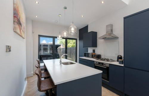 Bifolds, enclosed garden. Southport character home - Foto 13