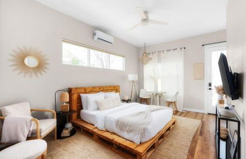 Sunflower House - Luxe Retreat with Sauna & Hot Tub - Foto 26