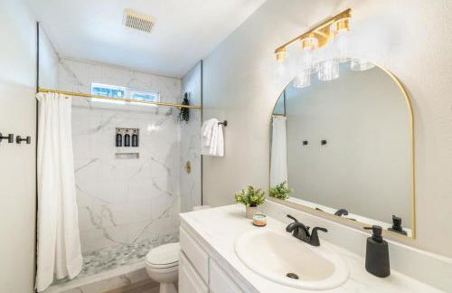 Cold Plunge, Hot Tub, Firepit, BBQ, Pet-Friendly, Sunset Views near Yosemite - Foto 14