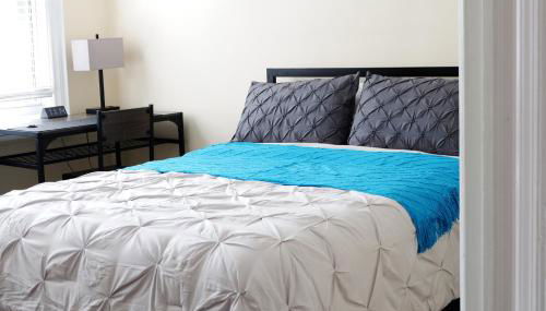 Newly Renovated - Minutes from the City - Foto 3