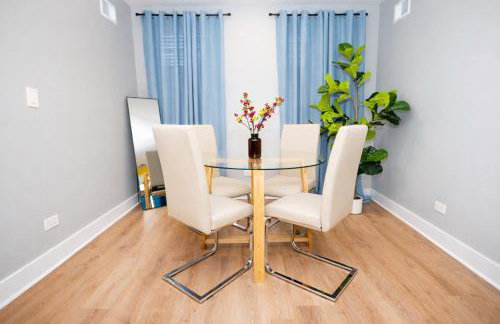 Modern 3BR Chicago Downtown Apartment Near Loyola University & Lakefront - Photo 10