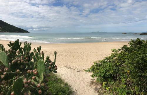 Praia de Quatro Ilhas a 50 metros do mar - Photo 22