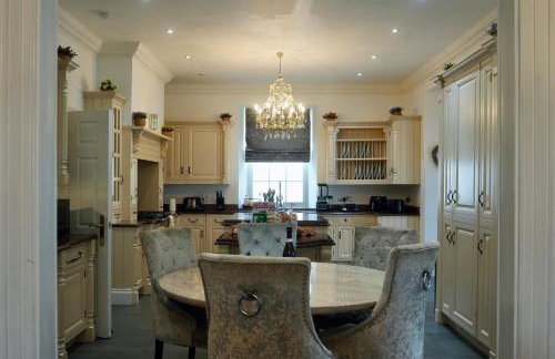 6BR House with Butler, Sauna & Hot Tub in Glasgow - Foto 60