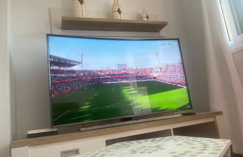 Melo Home Vecindario-Near AirPort-Elevator-Garage - Foto 26