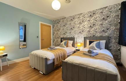 Stylish 2 Bedroom Apartment With 2 Bathrooms and Free Gated Parking - Foto 20