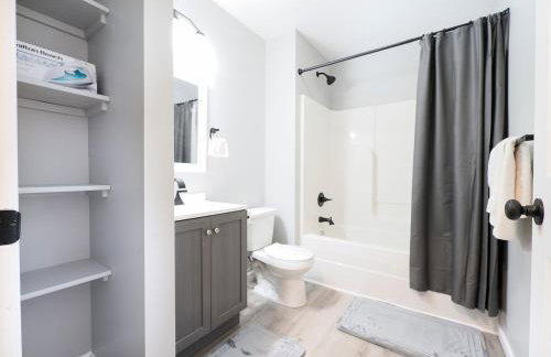 Cozy Morningside House with Fiber Internet - Foto 19