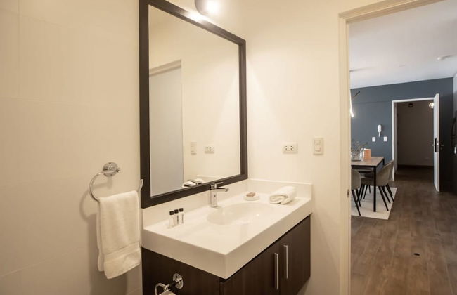 w Elegant 2BR in the Heart of Miraflores - Photo 18
