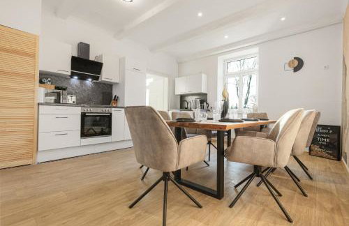 cruwzo I Modern Centrally Located Apartment with Parking Modern Centrally Located Apartment with Parking - Photo 59