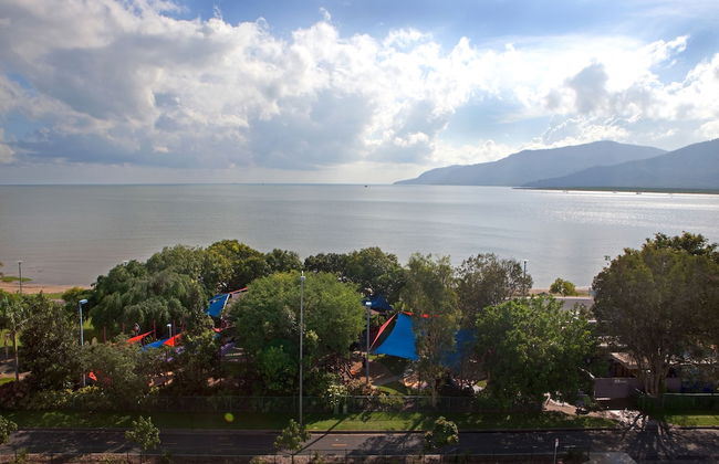 Waters Edge Apartment - Photo 68