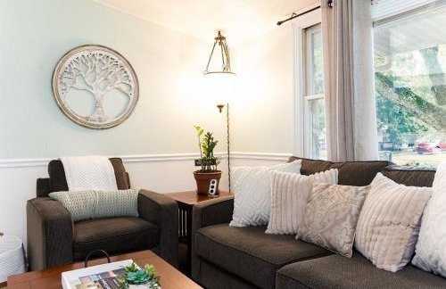 The Huddle & Hangout - 3 Bedroom House Close to ND - Foto 7