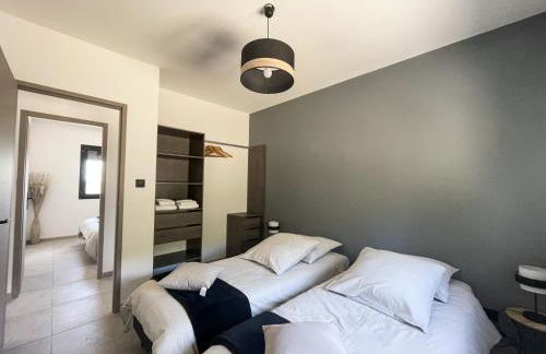 Villa 4 étoiles avec 2 chambres climatisation et piscine privée - Foto 17