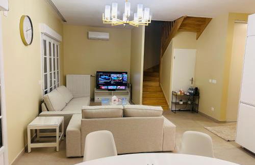 Family's house - Villa proche de la vallée village et Disneyland paris ,2 parkings, air condition - Foto 5