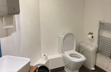 Entire Boat at St Katherine Docks 2 Available select using room options - Photo 71