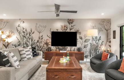 Design-forward Palm Springs home w saltwater pool lush yard multiple outdoor dining areas Casa Papagayo by AvantStay - Foto 19