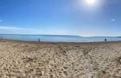 La Manga km 0, pisos estudios - planta baja - 100m de la playa - studio flats - ground floor - 100m from the beach, cada con bicis & tabla SUP, piscina & pádel & tenis & más - each with bikes & SUP board, pool & paddle & tennis & more - Foto 53