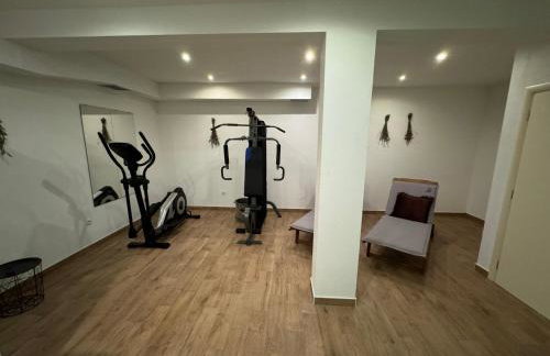 Villa Cecilia - 4 bedrooms, 4 bathrooms, inside heated pool, gym - Photo 29