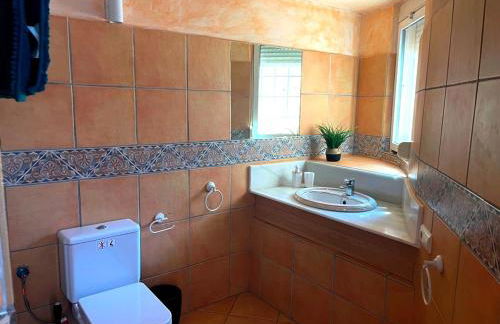 Villa Eliane with amazing sea views and large private swimming pool! - Photo 24