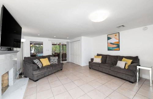 3BR 2BA Home in Palm Springs with Private Pool - Foto 10