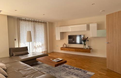 Luxury 3-BR near Tower Bridge Family & Business Ready - Foto 15