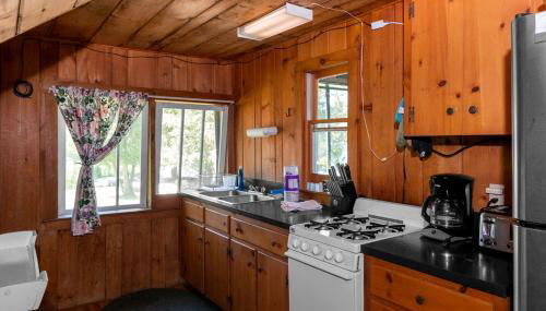 Tranquil Cabin on a Lake with Private Porch near Lebanon, New Hampshire - Foto 5