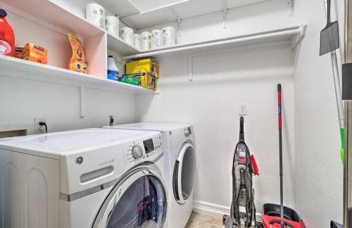 Modern Lakehouse with Stunning Views and Hot Tub! - Foto 33