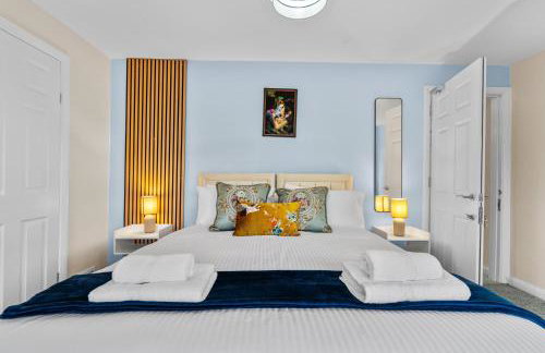 KingstonUponThames Contractor Sleeps8 Parking - Photo 2