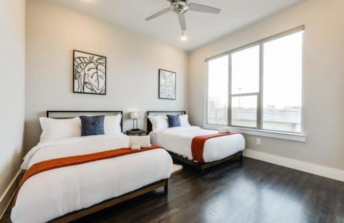 Cozy 3BR Luxury Townhome Near Uptown Skyline WFH Friendly - Foto 12