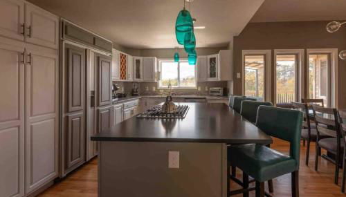 Massive 4 bedroom home Sleeps 19 - Foto 5