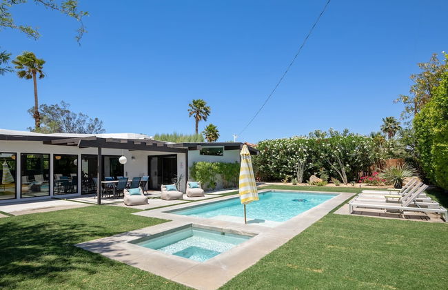 Lux Desert Retreat 4BR Pool Spa Stunning Views - Photo 47