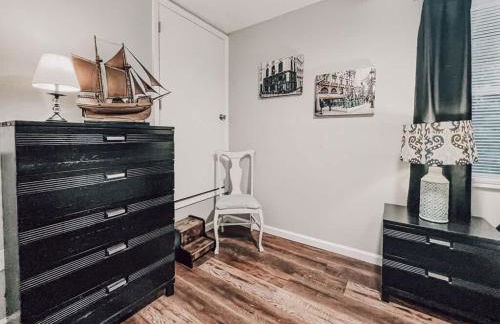 The Refuge on 5th - Pets , Patio & Firepit - Photo 33