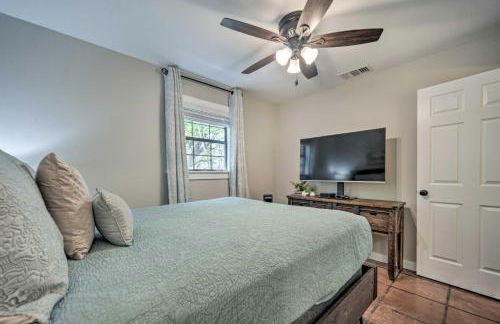 Canyon Lake Hideaway with Fire Pit and Yard! - Foto 23