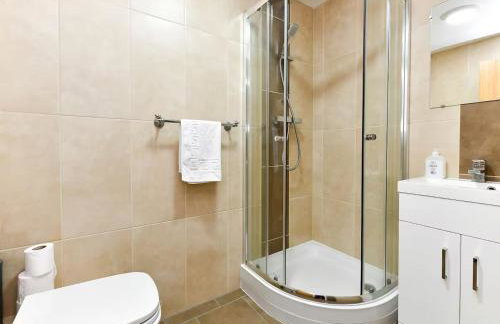 Beautiful 1 Bedroom Apartment in Newport Centre - Pass the Keys - Foto 24