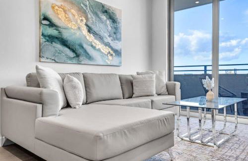 Gorgeous 3-Bed Retreat Mins from Bayside and Parking - Photo 8