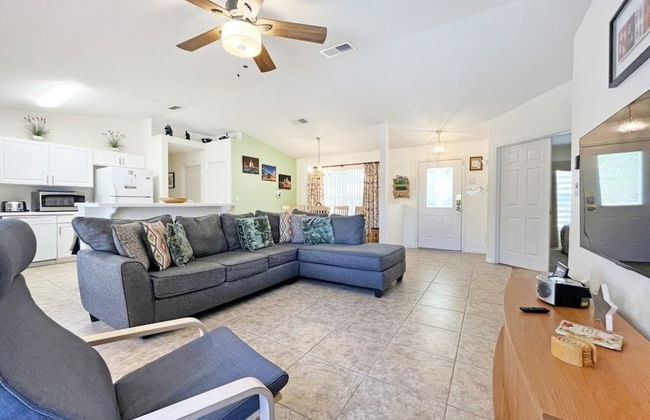 Greatest Grove 4 Bedroom Home by RedAwning - Photo 14