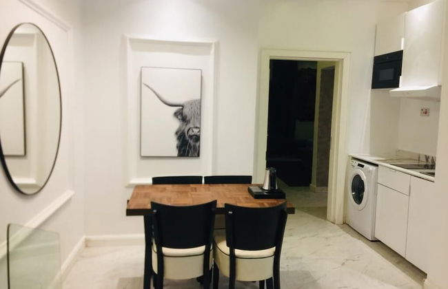 Luxor Apartments - Photo 5