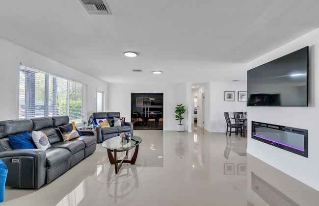 Luxury Escape: Pool, Hot Tub, Gym And More! 6 Bedroom Villa by RedAwning - Foto 16