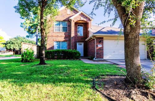 Cozy & Modern 5BR Smart Home with Yard and BBQ - Foto 43