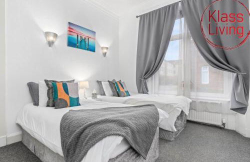 One Bedroom Apartment by Klass Living Serviced Accommodation Bellshill - Elmbank Street Apartment with WIFI and Parking - Foto 11