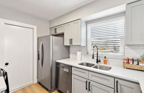 Luxury getaway, relax, and recharge! Tropical Florida Getaway Heated Pool Extra Fee - Foto 11