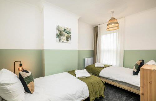Vale House By EDEN Accommodation - 2 Bedroom Whole House, Sleeps 4 - NEWLY RENOVATED - Foto 20