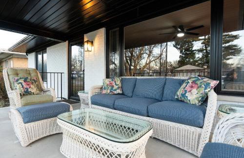 5 Bedroom 2 & 1 half Bath Group Stay Fun Design in Quiet Neighborhood - Foto 38