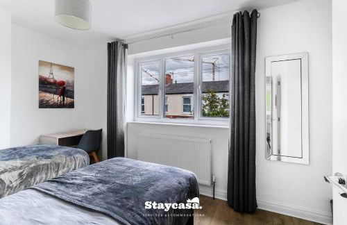 Spacious 2BR Home w Garden 2-Min Walk to Town - Foto 18