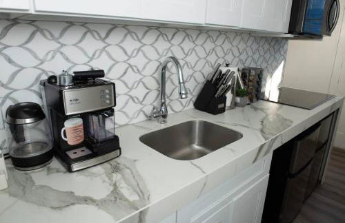 4 BR - Sleeps 8! Best location next to Bourbon Street! - Foto 45