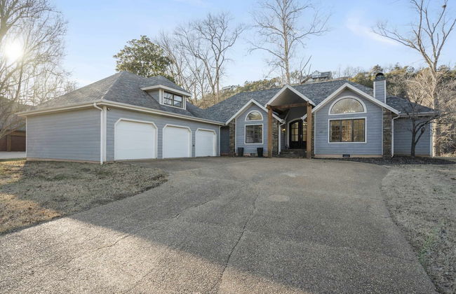 Foggy River Retreat For 16! - Photo 43