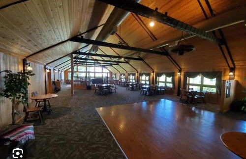 Cozy Indian Lake Chalet on Golf Course with Arcade/Gameroom - Foto 65